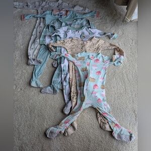 Bundle Of 6 Carter And Gerber Onsies - 12M